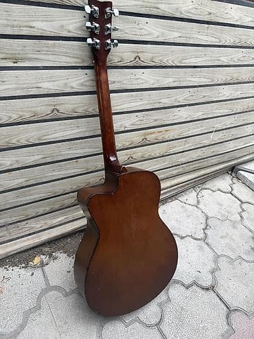 Срочно продается Yamaha FS100 Состояние гитары среднее но звук мощный — 6