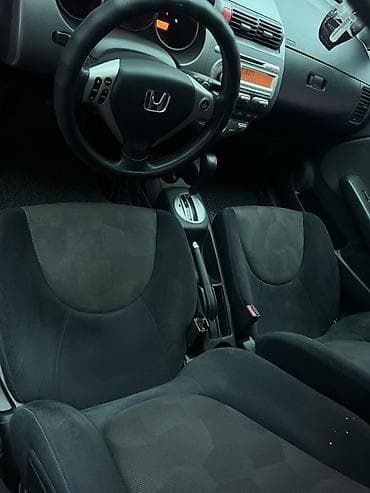 вукупка машина: Honda Jazz: 2004 г., 1.3 л, Автомат, Бензин, Хэтчбэк — 7