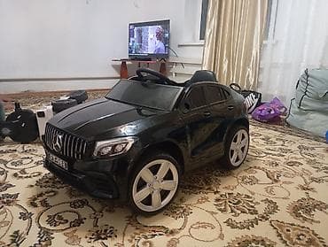 Детский мир: Детский электромобиль Mercedes‑стиля (номер FT‑988), черный — 1