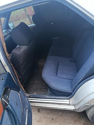 Mercedes-Benz W124: 1991 г., 2.3 л, Ручные, Газ, Седан — 6