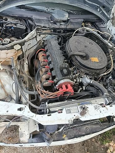 крыло переднее мерседес w210: Mercedes-Benz седан (ориентировочно семейство 190/W201) белого цвета — 2