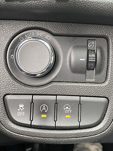 Транспорт: Chevrolet Spark: 2019 г., 1 л, Автомат, Бензин, Хэтчбэк — 9