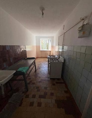 Кыймылсыз мүлк: 1 бөлмө, 18 м², 5-мкр Жатакана, 2 кабат, Эски ремонт — 8