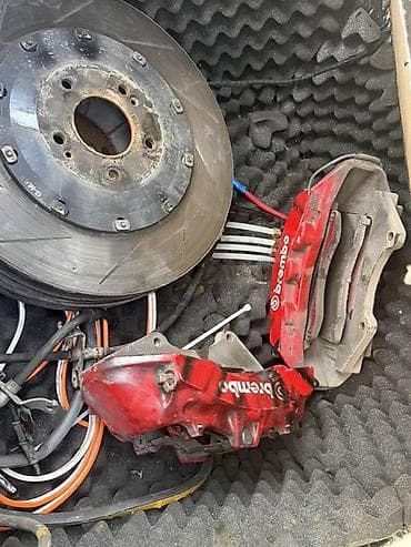 Автохимия: Тормозной комплект Brembo, передняя ось: - Многопоршневые суппорты — 1