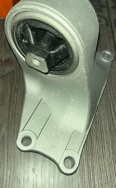 primera: Подушка мотора Nissan 2001 г., Новый — 1