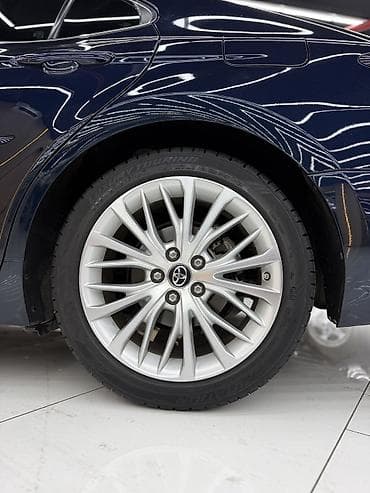 5112 r18: Toyota Camry: 2018 г., 2.5 л, Автомат, Гибрид, Седан — 7
