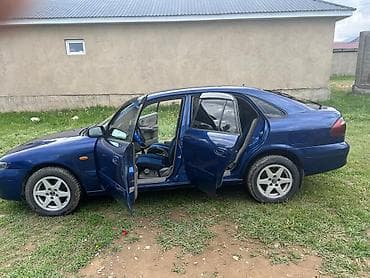 2 8: Mazda 626: 2000 г., 1.8 л, Механика, Бензин, Хэтчбэк — 9
