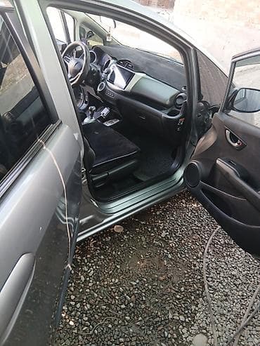 mini copper: Honda Fit: 2010 г., 1.4 л, Робот, Бензин, Хэтчбэк — 3