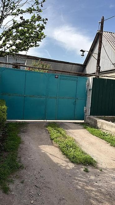 дом пристан: Продаётся уютный дом в районе Кызыл-Аскер Идеальный вариант для тех — 3