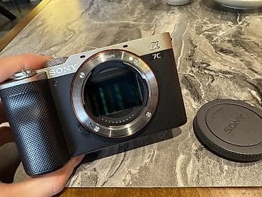 web camera: Беззеркальная полнокадровая камера Sony α7C (ILCE‑7C) Отличное — 1