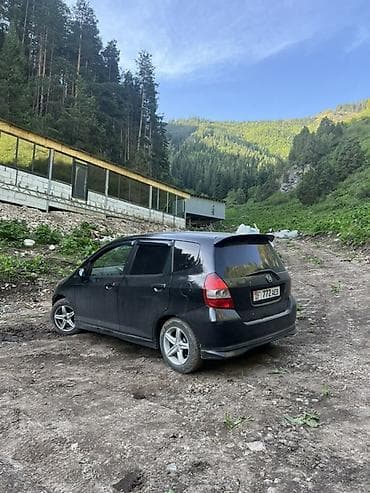kia k3 хатчбек: Honda Fit: 2002 г., 1.3 л, Вариатор, Хэтчбэк — 3