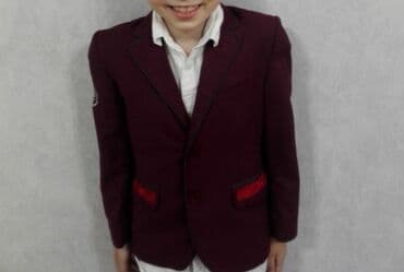 Школьная форма, цвет - Красный, Б/у at lalafo.kg Школьная форма, цвет - Красный, Б/у