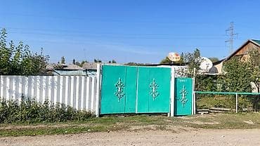 Продаётся жилой дом с участком. Характеристики и планировка: -