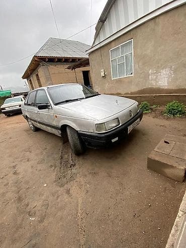баги: Volkswagen Passat: 1988 г., Механика, Седан — 1