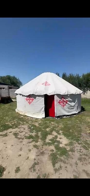 дом дракона: Юрта с разборным каркасом и традиционным оформлением. Особенности: - — 1