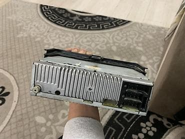 Автомобильная магнитола (штатная головная единица) - Форм-фактор: 1 at lalafo.kg Автомобильная магнитола (штатная головная единица) - Форм-фактор: 1