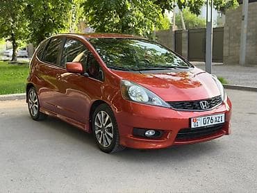 mini coper: Honda Fit: 2012 г., 1.5 л, Вариатор, Бензин, Хэтчбэк — 2