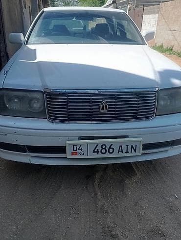 Продаю срочно toyota crown мотор vti JZ трёхлитровый 1998 года белого