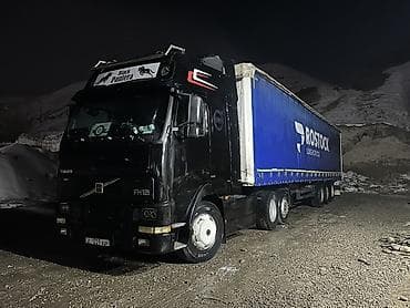 самоходный бетоносмеситель с самозагрузкой: Тягач, Volvo, 2012 г., Шторный — 8