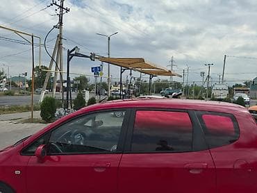 mini cuper: Honda Fit: 2006 г., 1.4 л, Вариатор, Бензин, Хэтчбэк — 10
