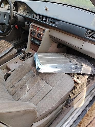 2 4 д: Mercedes-Benz W124: 1989 г., 2.3 л, Механика, Бензин, Седан — 4