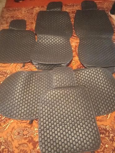Комплект автоковриков (салон)новые универсальных, 5 предметов: - 2