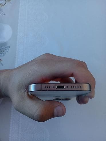 телефон 8 айфон: IPhone 16 Pro, 256 ГБ, Золотой, Зарядное устройство, 90 % — 5