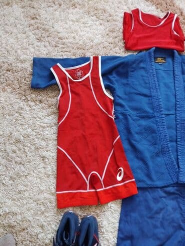 Эркектер кийими: Набор экипировки для борьбы/дзюдо и вольной борьбы. Состав: - Кимоно — 2