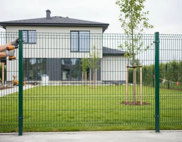 сетка для ограждения бишкек: Тосмо тору Гиттер | заборная сетка Гиттер - это заборные секции — 1