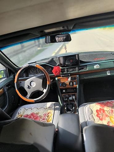 Транспорт: Mercedes-Benz W124: 1992 г., 2.2 л, Механика, Бензин, Седан — 3