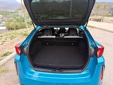 5: Toyota Prius: 2017 г., 1.8 л, Вариатор, Гибрид, Хэтчбэк — 9