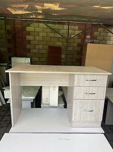 Офисные столы: Офисный стол, Новый, Нерегулируемый, цвет - Серый, Прямоугольный, ЛДСП, Самовывоз, Платная доставка — 1