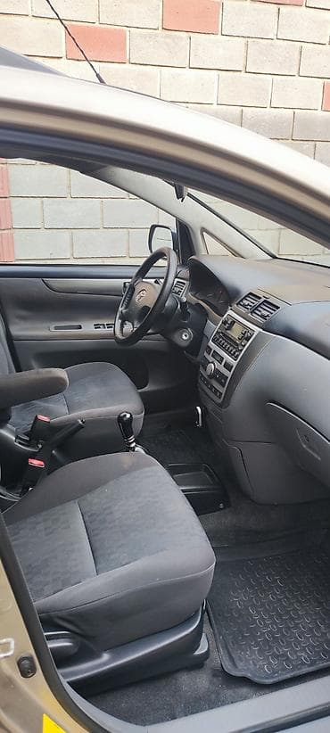 full construction: Toyota Avensis Verso: 2003 г., 0.2 л, Механика, Дизель, Минивэн — 5