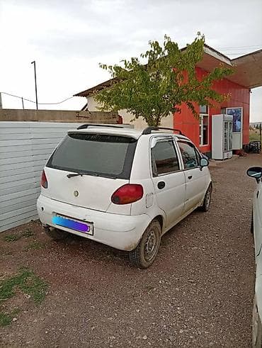 Унаа сатуу: Daewoo Matiz: 1999 г., Кол менен иштөөчү, Бензин, Хетчбек — 2