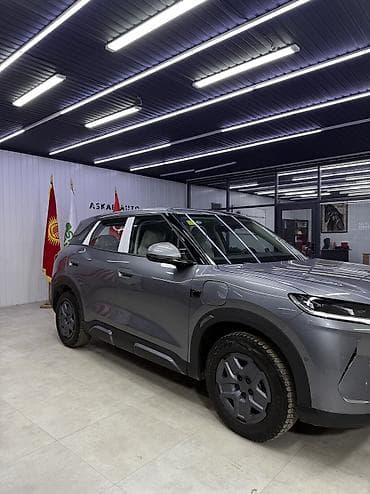 BYD Yuan Up: 2025 г., Электромобиль, Кроссовер — 10