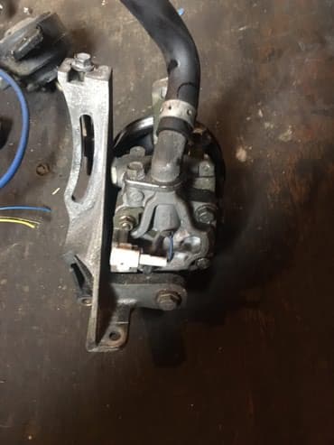 купить насос для повышения давления воды: Гидроусилитель Б/у, Оригинал — 2