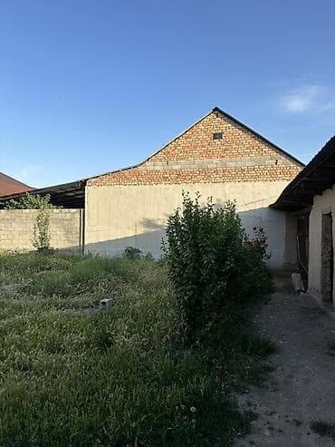 продаю дом кирком: Сдается Дом 🏠 на долгий срок только семейным Адрес: Ак ордо 3 не — 7