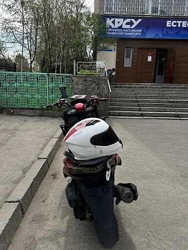 шлем каска мотоциклетная: Скутер MAXI 2024 150см³ (ориентировочно), городской, красный — 3