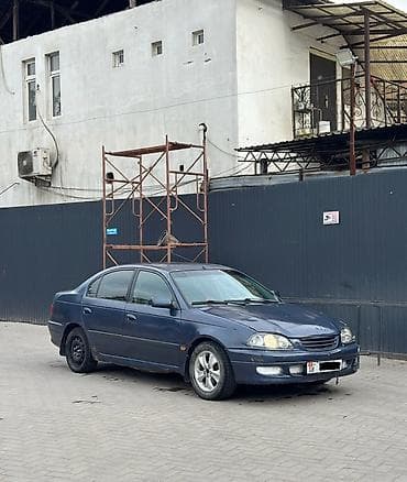 Toyota Avensis: 2000 г., 1.6 л, Механика, Бензин, Седан