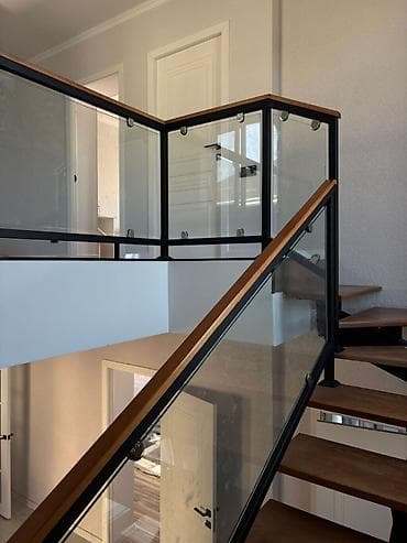 230: 🏡 **Продаётся просторный двухэтажный жилой дом в Бишкеке!** 📍 **ж/м — 3