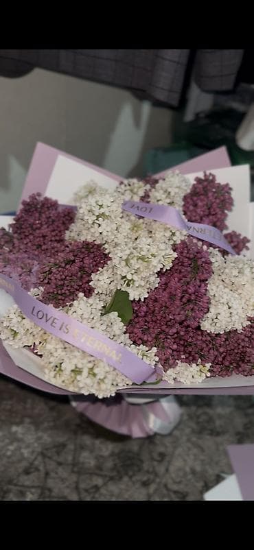 букет сирень: Букет из сирени - Состав: пышные ветки сирени двух оттенков — — 2