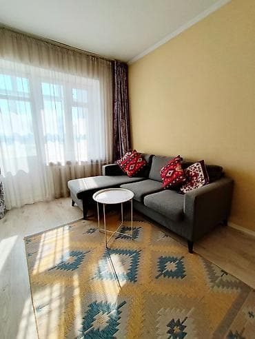 сдаю гостинку: 3 комнаты, 63 м², Индивидуалка, 3 этаж, Евроремонт — 1