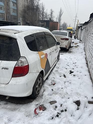 Продажа авто: Honda Fit: 2005 г., 1.3 л, Автомат, Бензин, Седан — 6