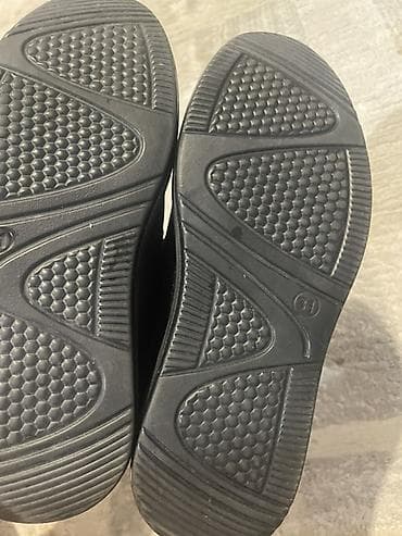 летние босоножки: Детски классические на мальчика. 31 размер. Примерно 6-8 лет Надевали — 3