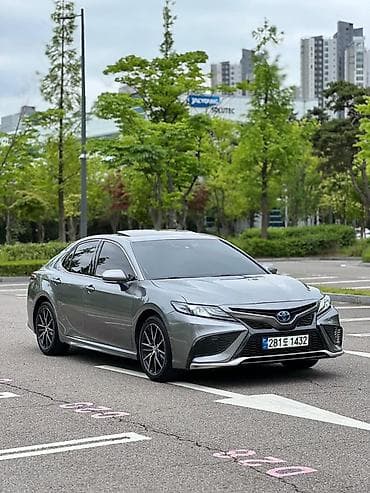 Унаа: Toyota Camry: 2021 г., 2.5 л, Гибрид, Седан — 4