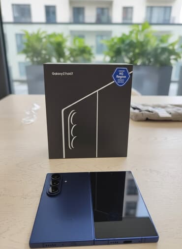 магнитафон с экраном: Samsung Galaxy Z Fold 7, Б/у, 512 ГБ, цвет - Синий, 2 SIM — 1