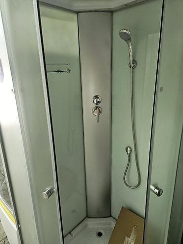 Сантехника: Душевая кабина Полукруглая, Покрытие: Тонированное — 6