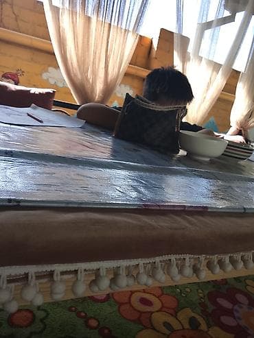 Одеяла и пледы: 2двухспальные кроватидиван, кухонный стол, стенка,шифонер — 4