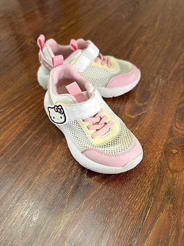 Детская обувь: Детские кроссовки Hello Kitty - Размер: EUR 29 (на размер стопы 18 — 2