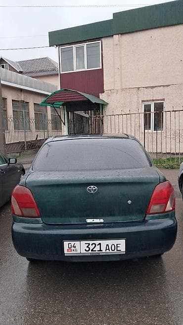 Toyota Echo: 2001 г., 1.5 л, Автомат, Бензин, Седан — 2